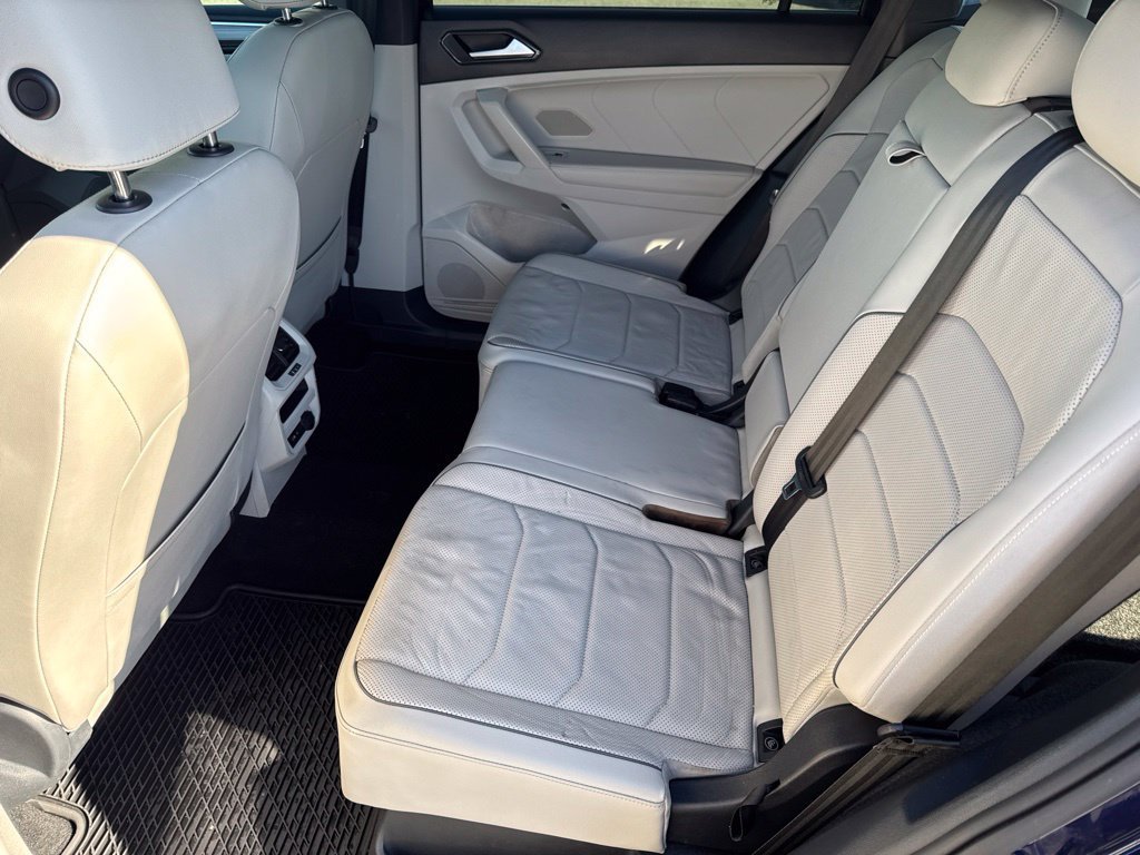 Used 2022 Volkswagen Tiguan SEL R-Line AWD/4WD image 25