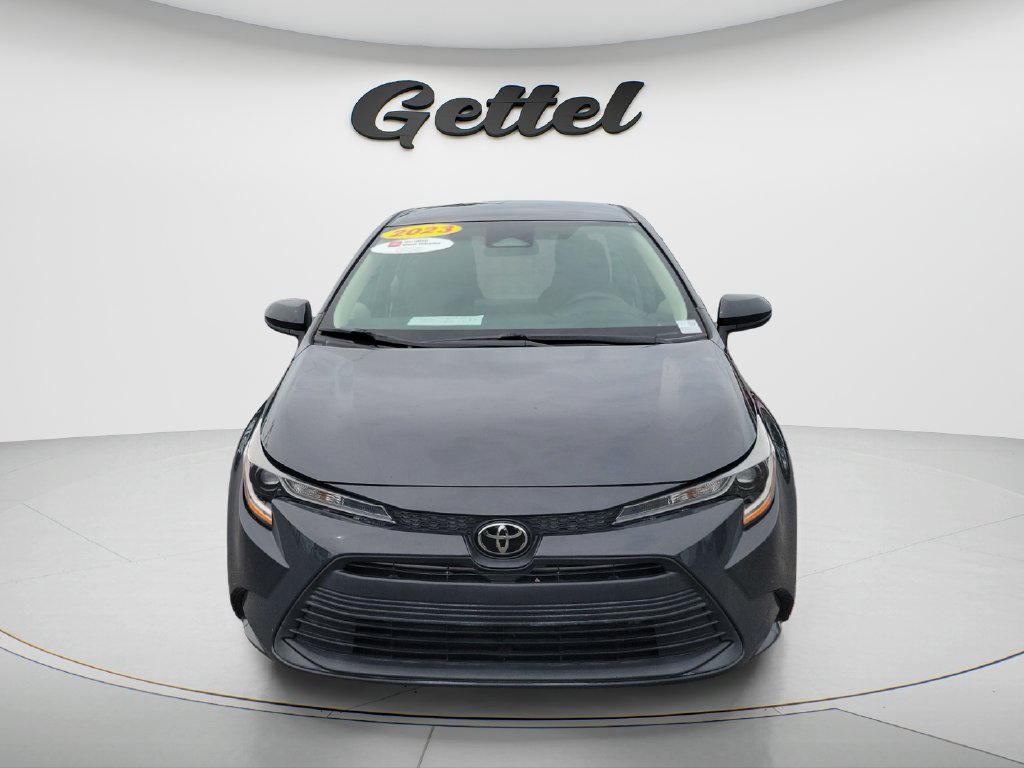 Used 2023 Toyota Corolla LE FWD image 2