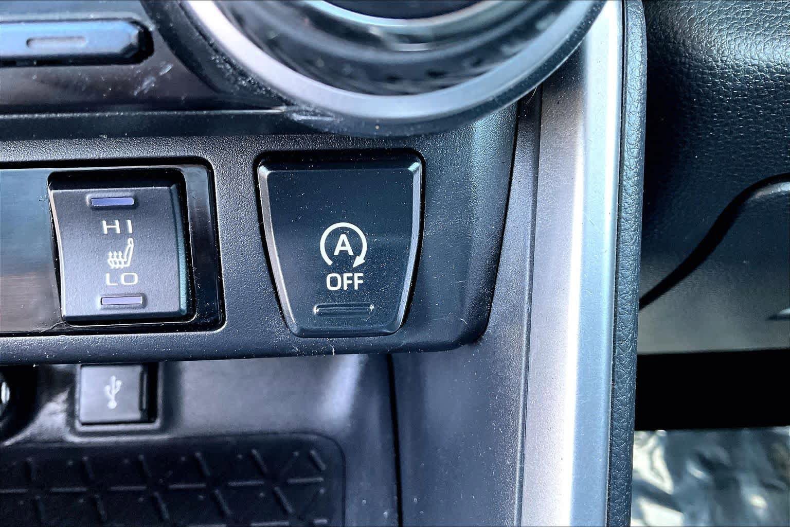 Used 2021 Toyota RAV4 XLE Premium FWD image 35