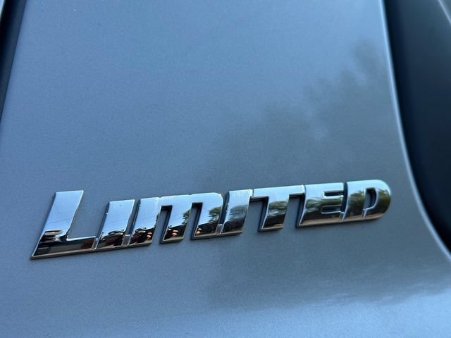 Used 2017 Toyota Sequoia Limited w/ Safety & Convenience Package AWD/4WD image 12