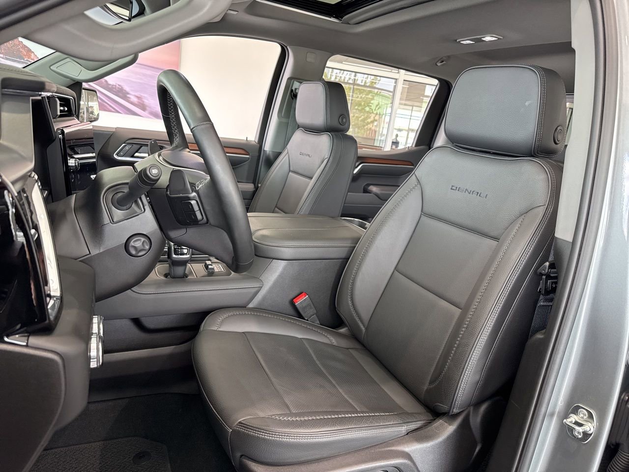 Used 2025 GMC Sierra 1500 Denali image 16