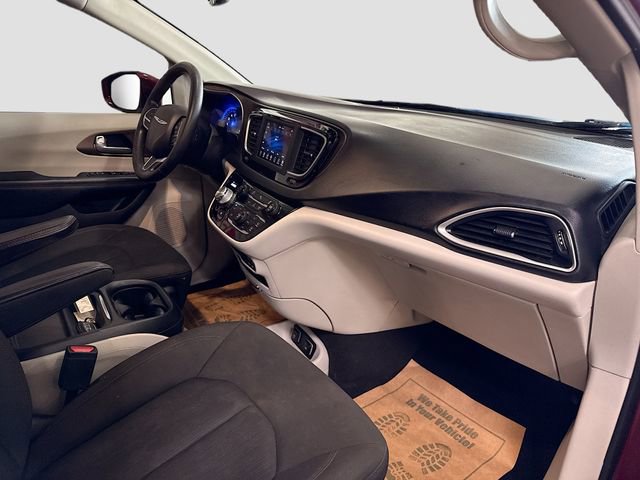 Used 2019 Chrysler Pacifica Touring Plus w/ Tire & Wheel Group image 29