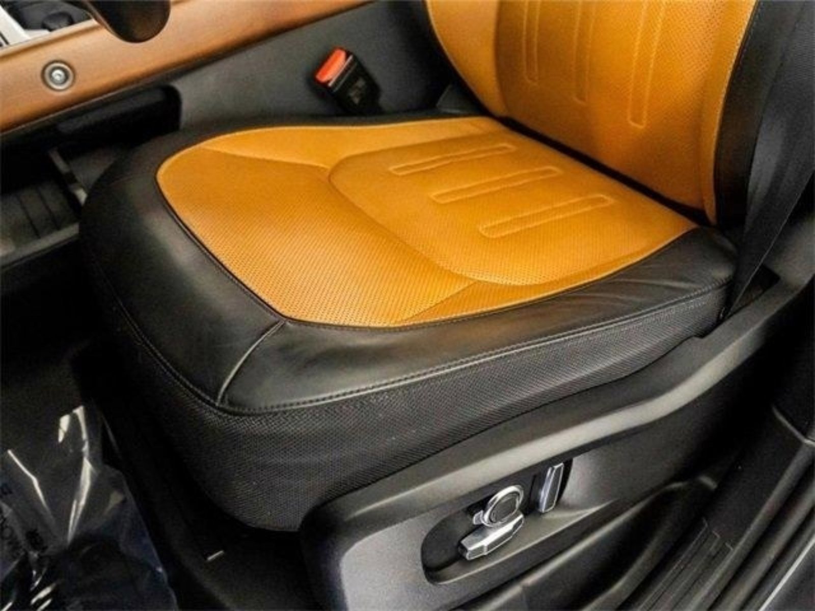 Used 2023 Land Rover Defender 130 X image 25