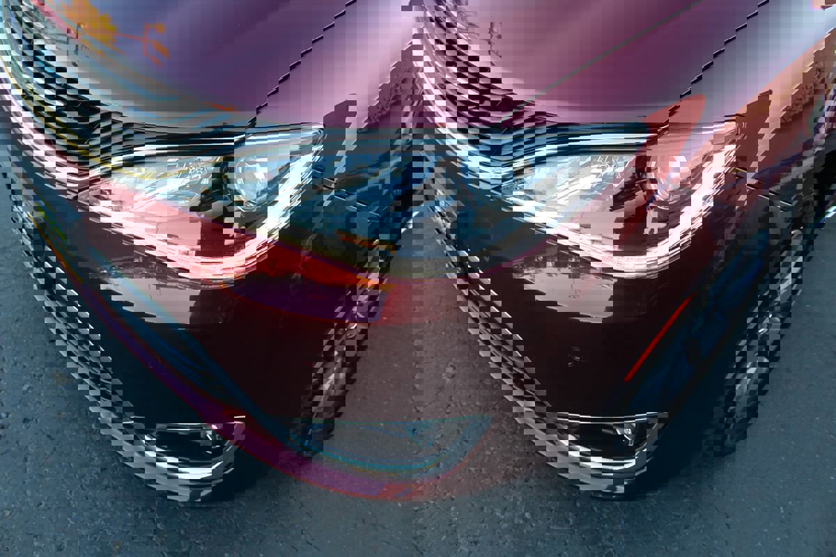 Used 2017 Chrysler Pacifica Platinum image 10