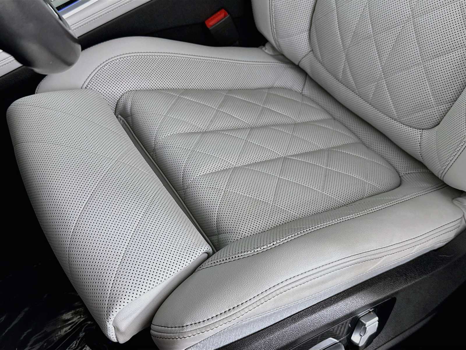 Used 2024 BMW X5 xDrive40i w/ M Sport Package AWD/4WD image 21