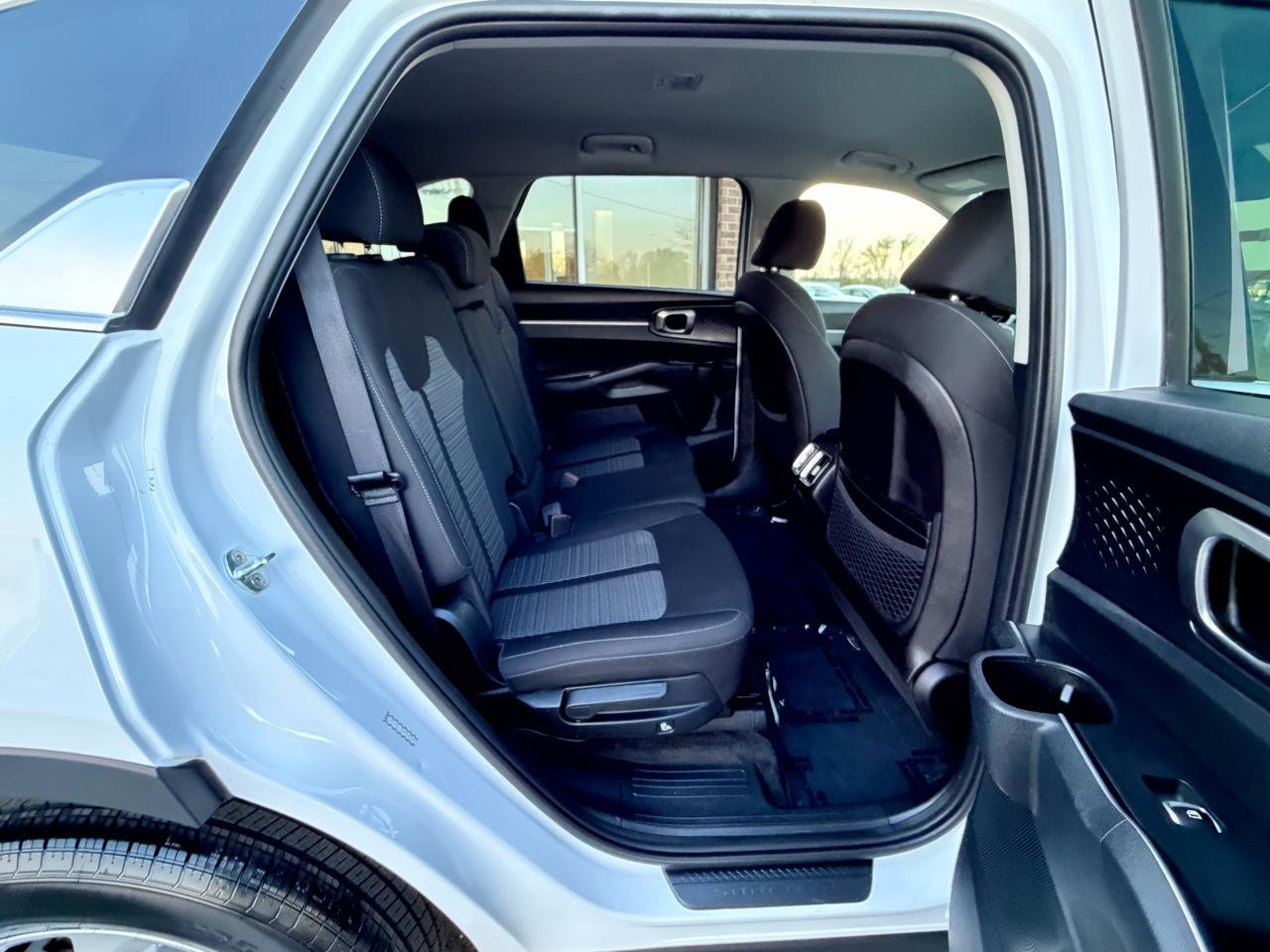 Used 2021 Kia Sorento LX FWD image 28