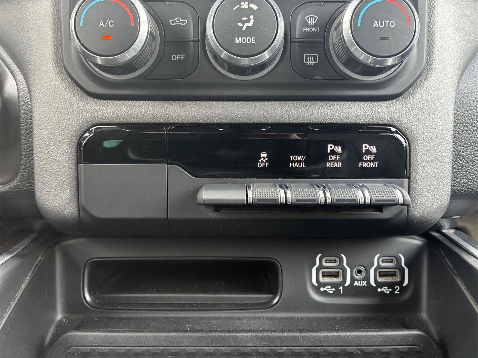 Used 2022 RAM 1500 Big Horn AWD/4WD image 24