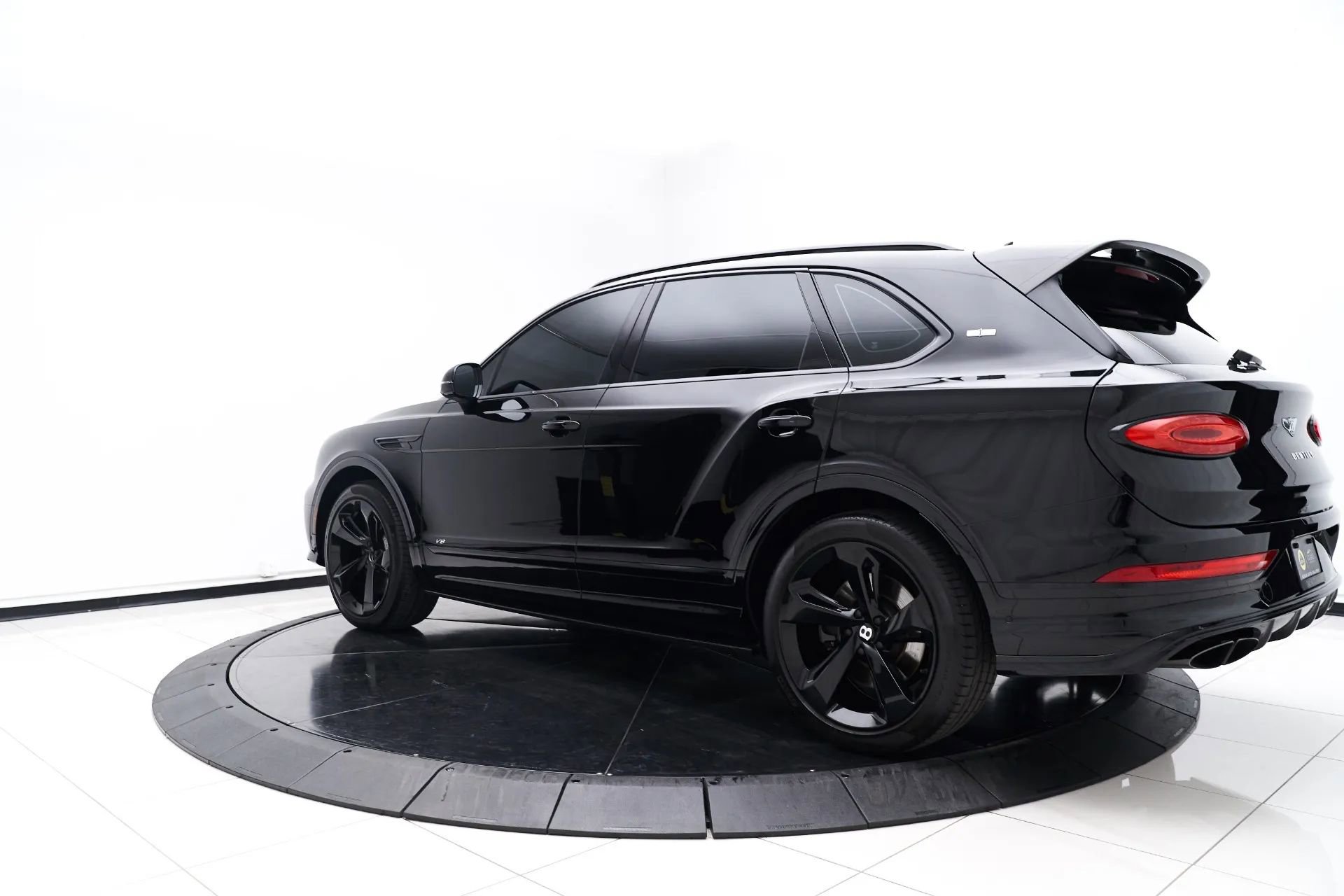 Used 2021 Bentley Bentayga w/ First Edition Specification AWD/4WD image 22