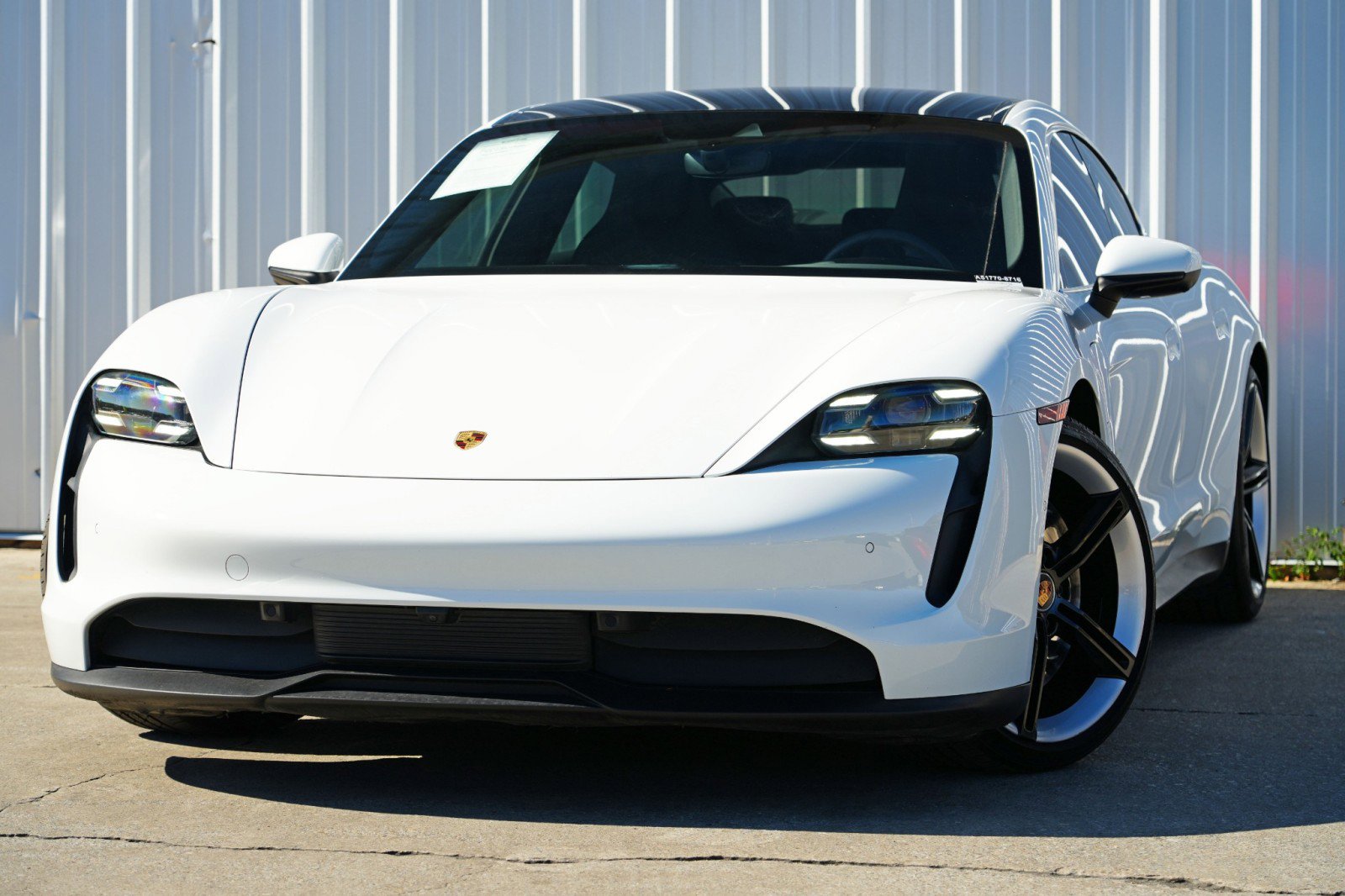 Used 2020 Porsche Taycan 4S image 3