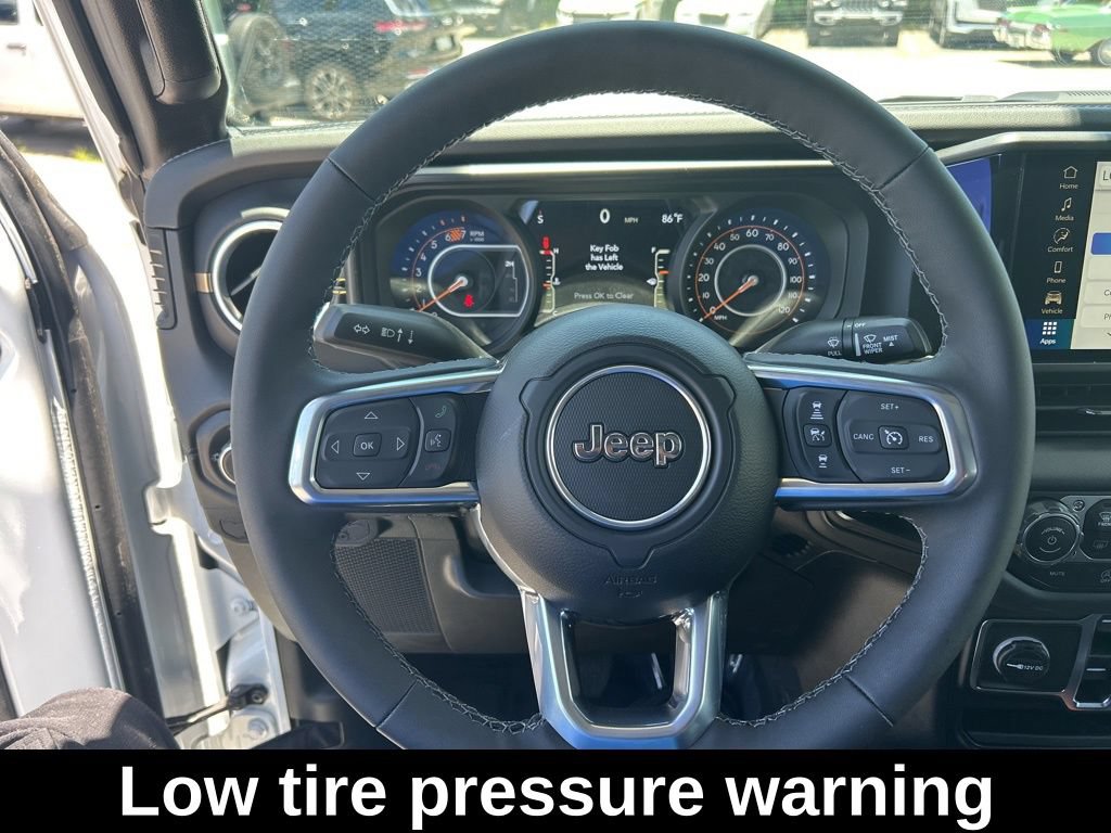 Used 2025 Jeep Wrangler Unlimited Sahara AWD/4WD image 16