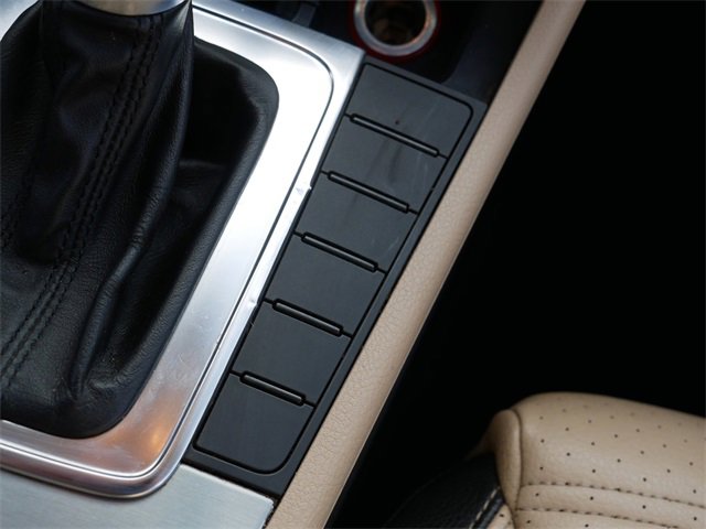 Used 2013 Volkswagen CC Lux image 34