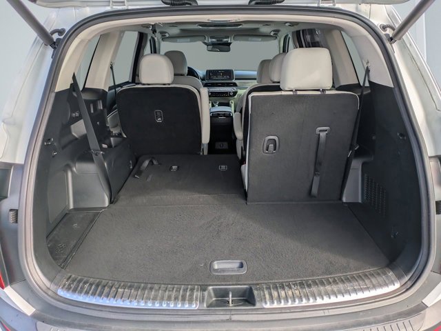 Used 2022 Kia Telluride SX w/ Towing Package image 9