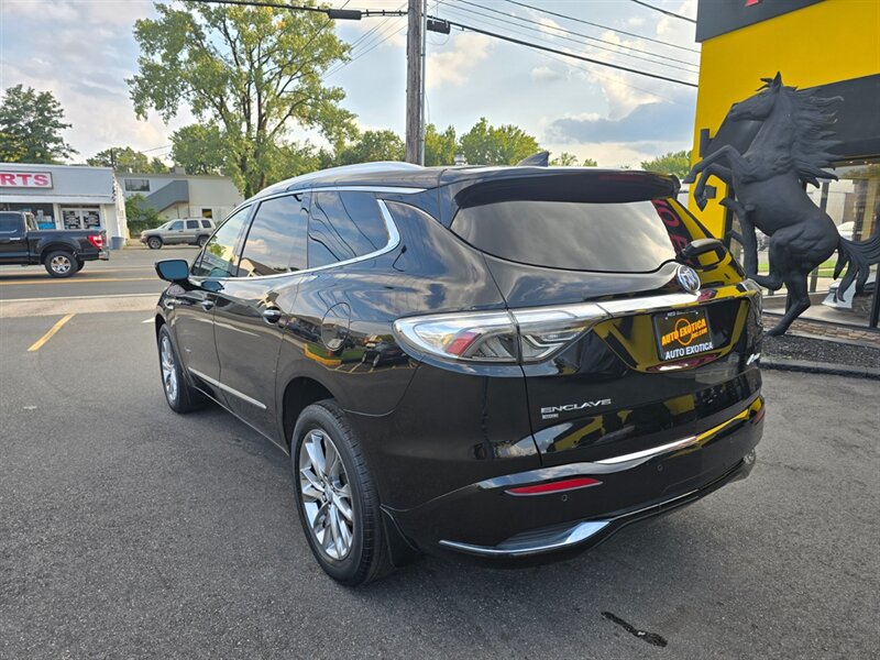 Used 2022 Buick Enclave Avenir w/ Avenir Technology Package AWD/4WD image 2