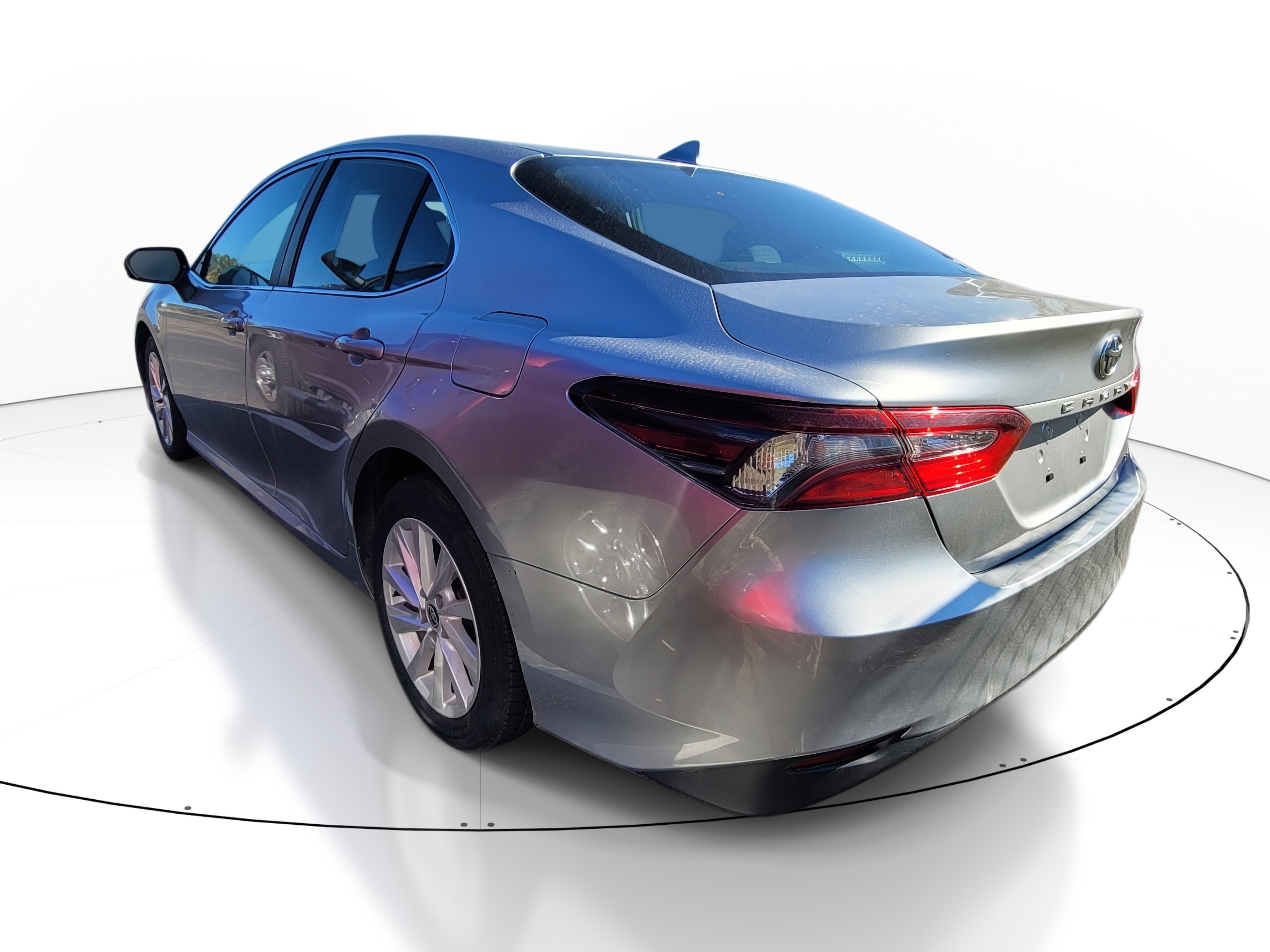 Used 2024 Toyota Camry LE image 7