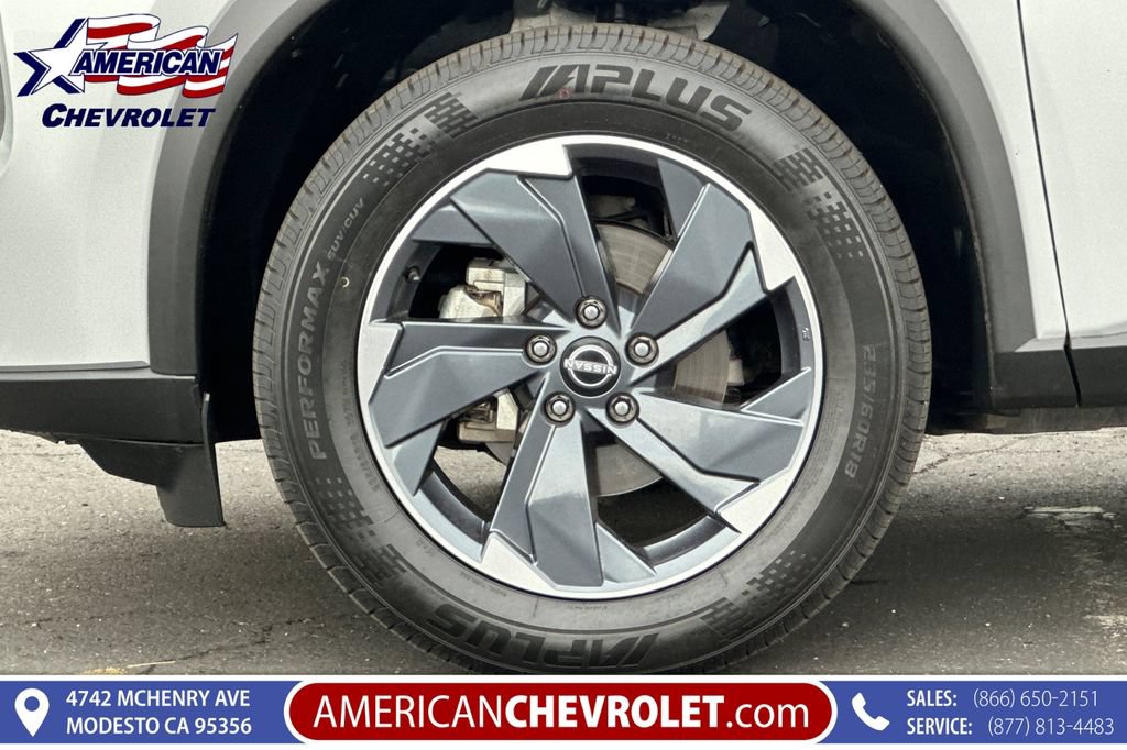 Used 2024 Nissan Rogue SV FWD image 37