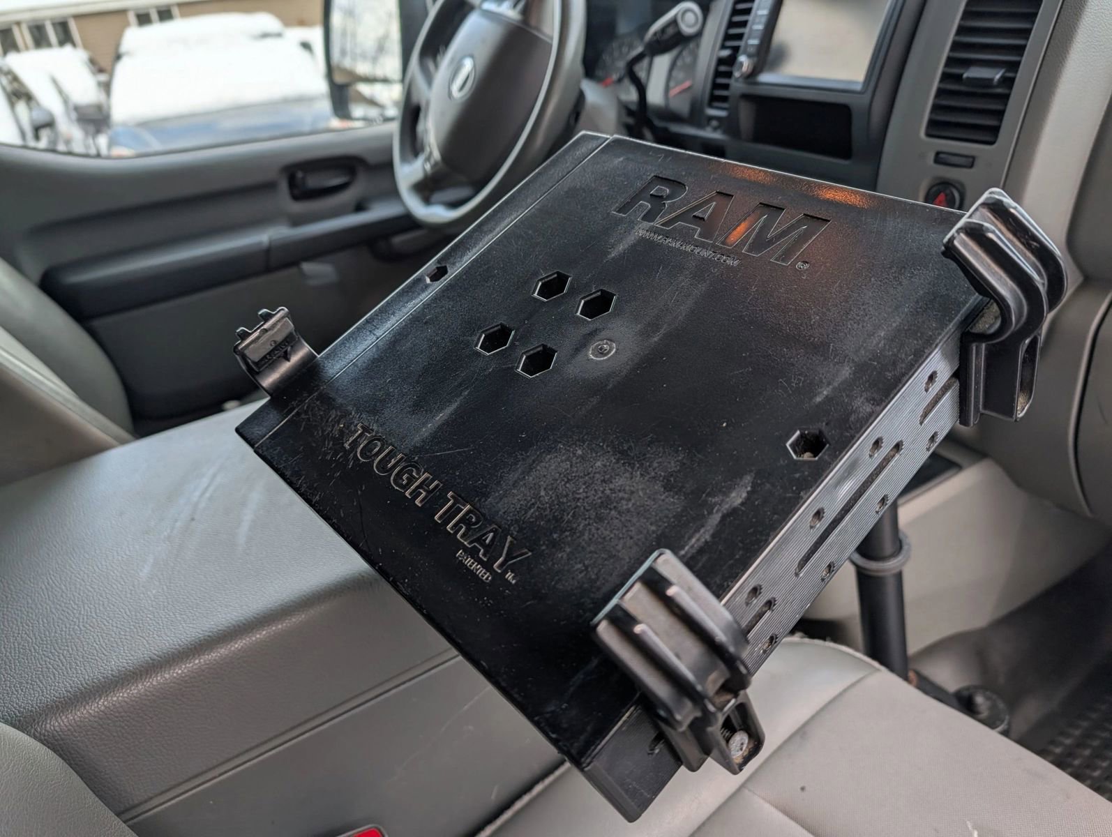 Used 2020 Nissan NV 2500 SV image 21