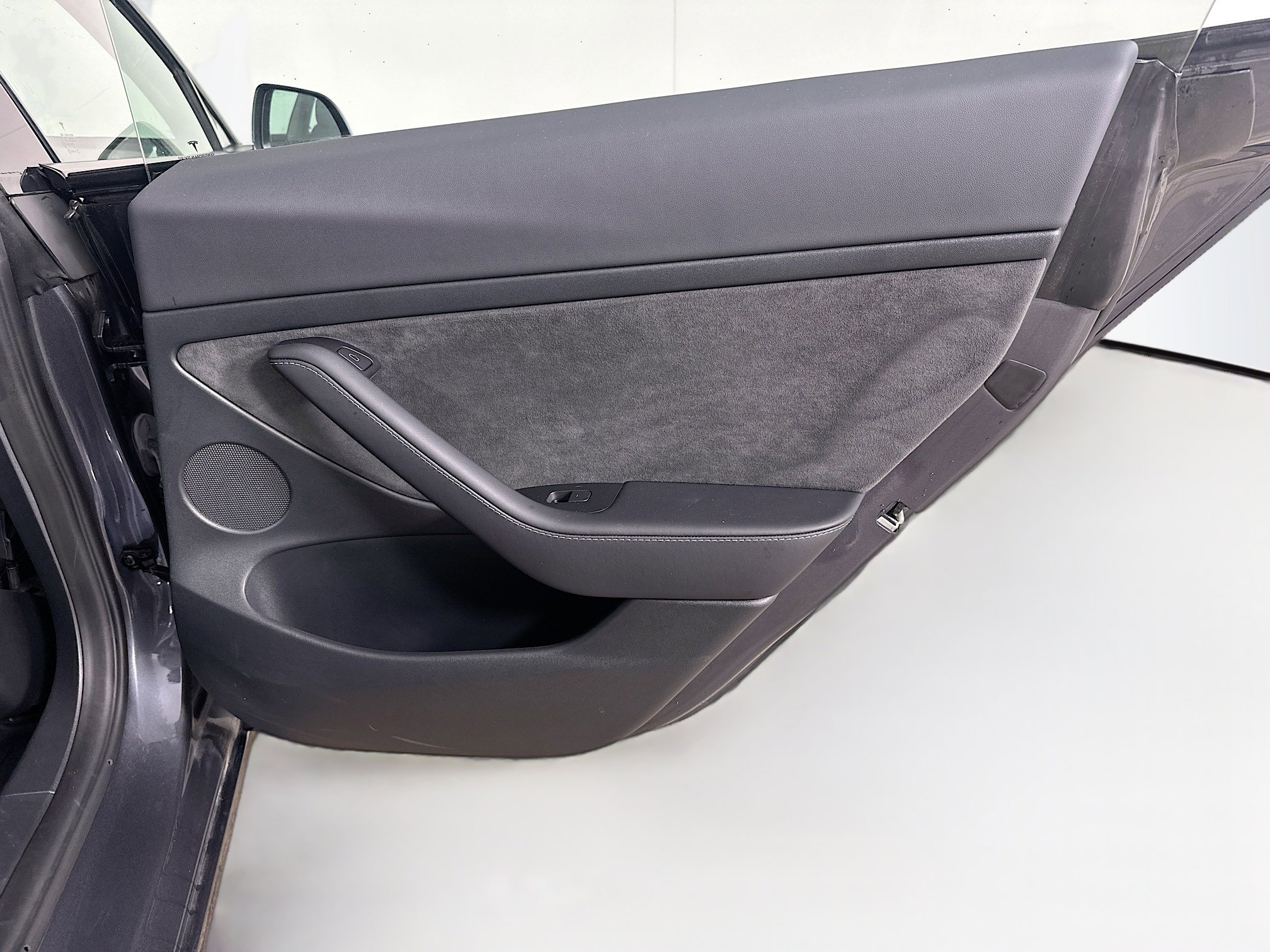 Used 2023 Tesla Model 3 Standard Range image 29