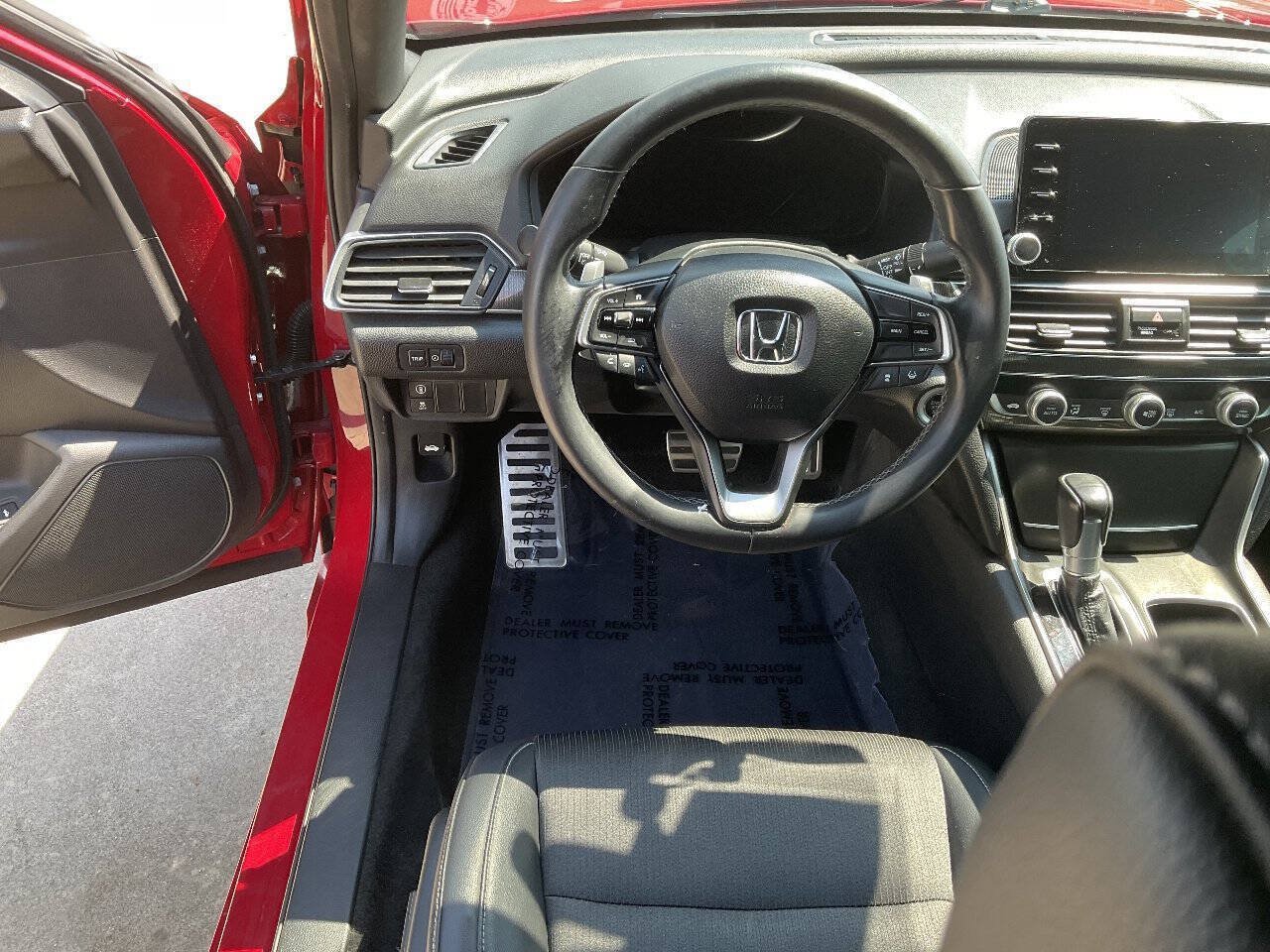 Used 2018 Honda Accord Sport image 13