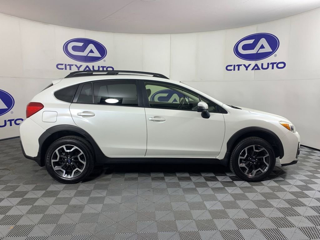 Used 2017 Subaru Crosstrek 2.0i Limited AWD/4WD image 2