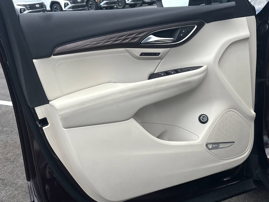 Used 2023 Buick Envision Avenir FWD image 3