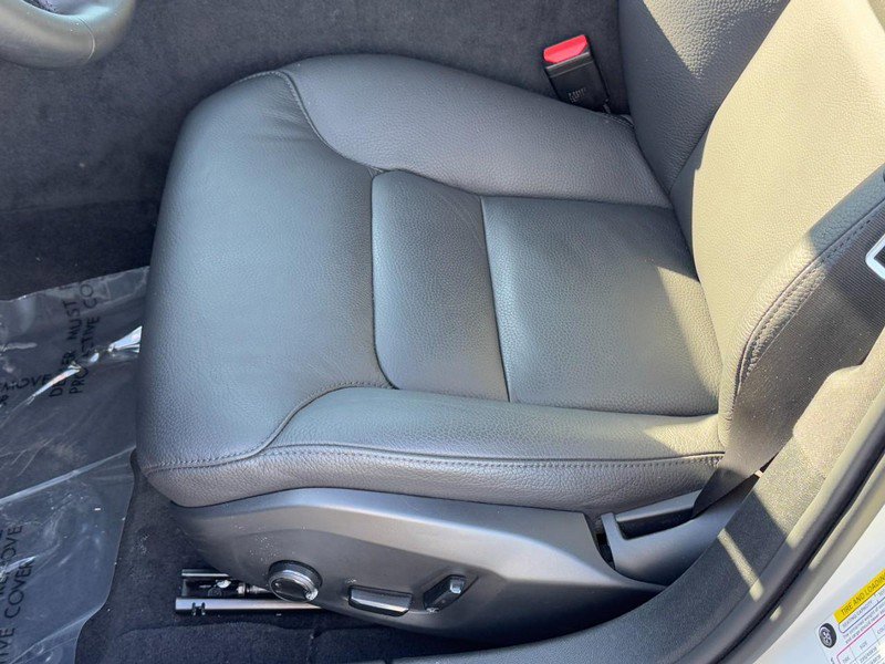 Certified 2025 Volvo V60 B5 Cross Country Plus image 24