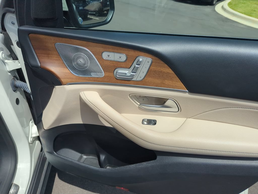Used 2021 Mercedes-Benz GLS 450 4MATIC image 38