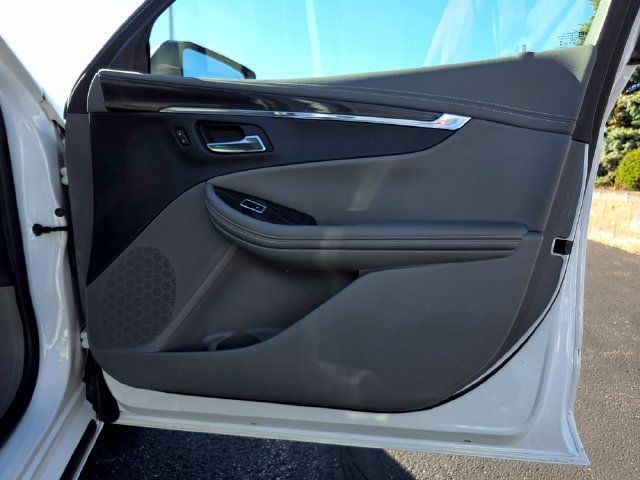 Used 2015 Chevrolet Impala LT w/ Convenience Package FWD image 24