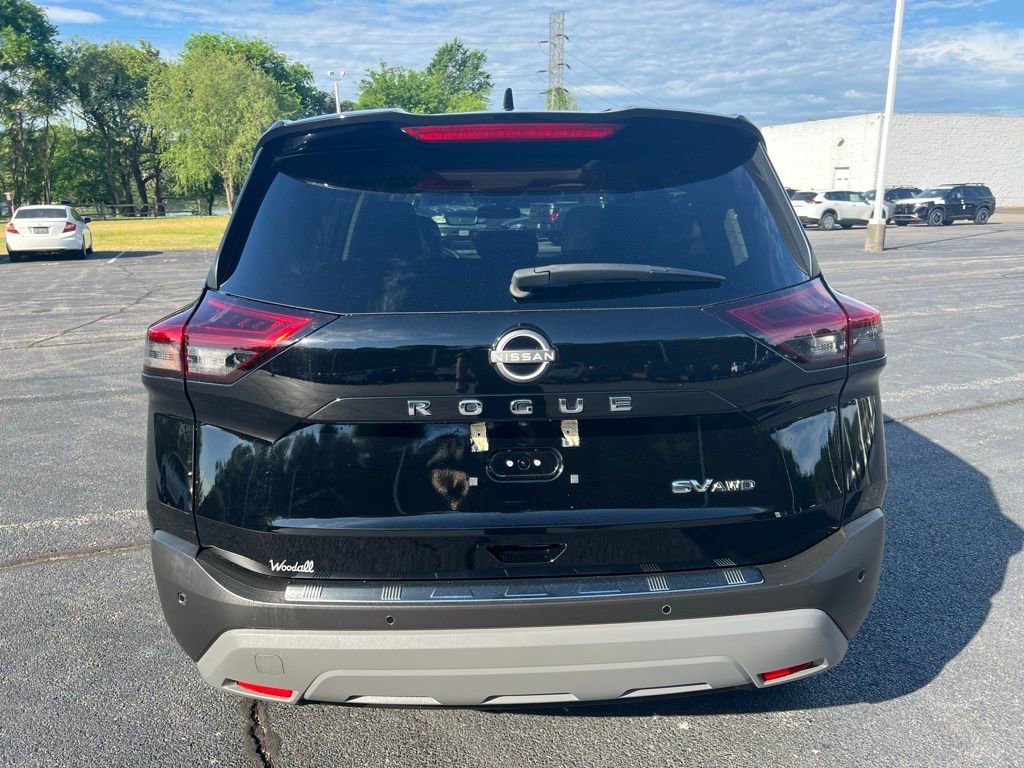 Used 2023 Nissan Rogue SV w/ SV Premium B Package image 8