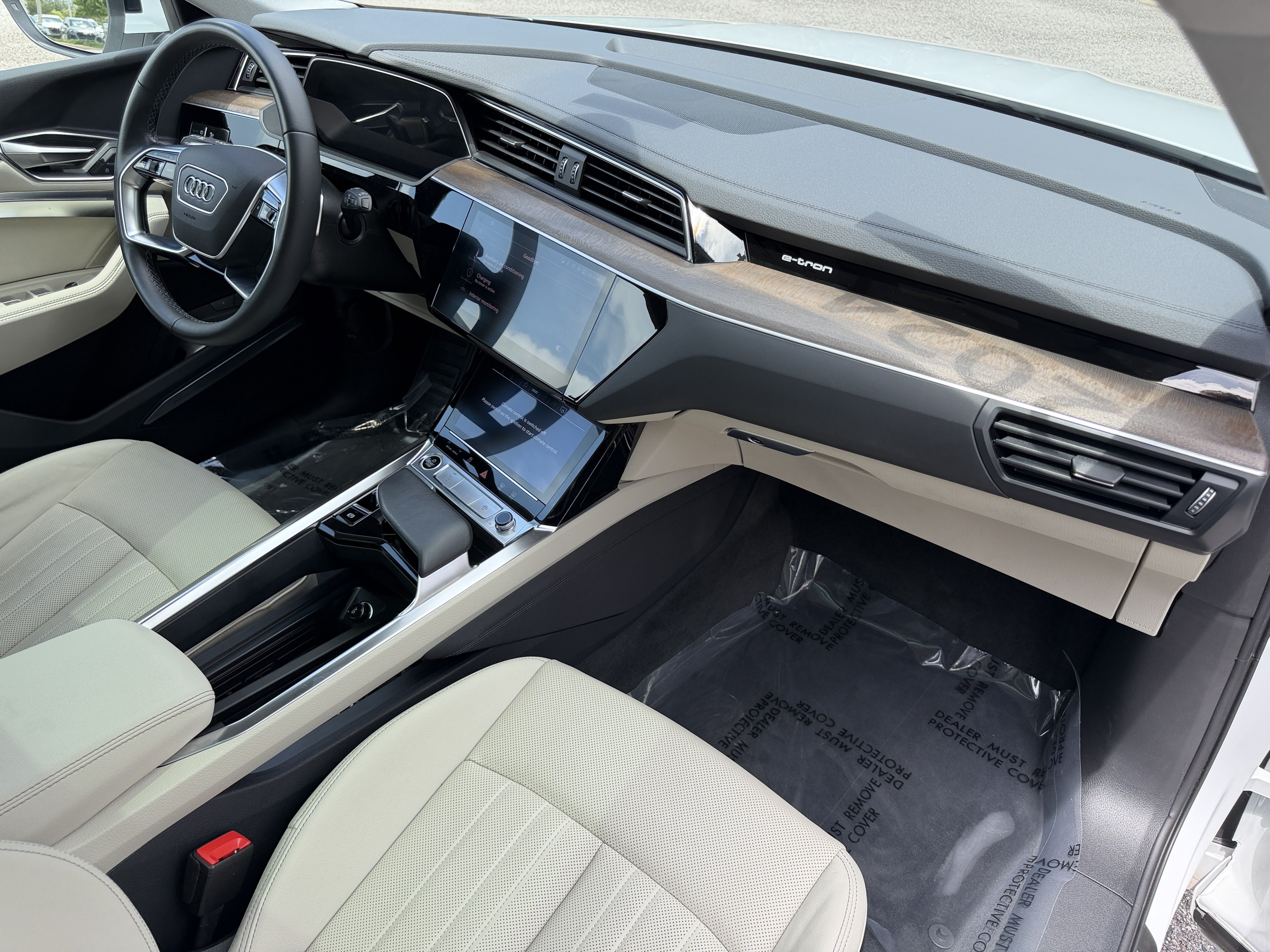 Certified 2024 Audi Q8 e-tron Premium Plus w/ Premium Plus Package AWD/4WD image 13