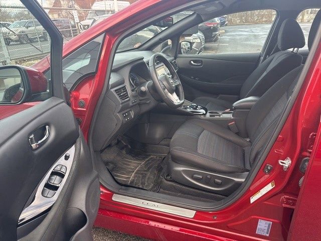 Certified 2025 Nissan Leaf SV Plus image 12