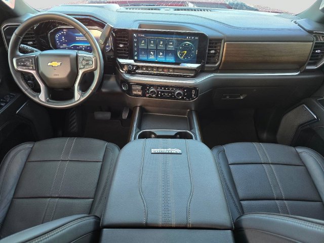 Used 2024 Chevrolet Silverado 3500 High Country w/ High Country Premium Package AWD/4WD image 18