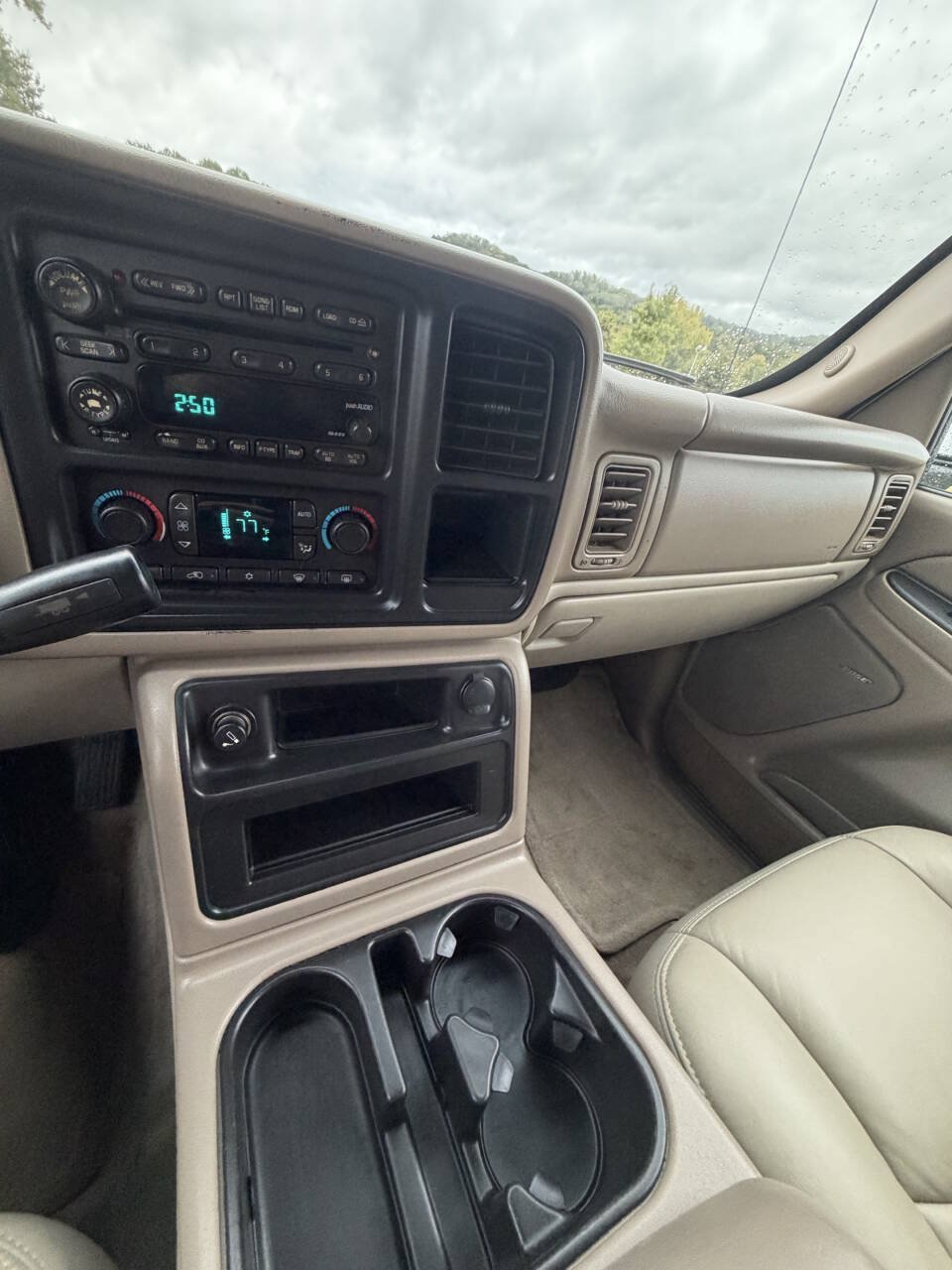 Used 2004 Chevrolet Suburban 2500 LT w/ Preferred Equipment Group AWD/4WD image 22