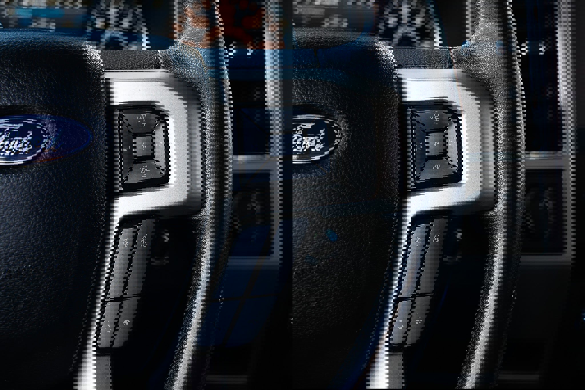 Used 2020 Ford F150 Lariat image 31