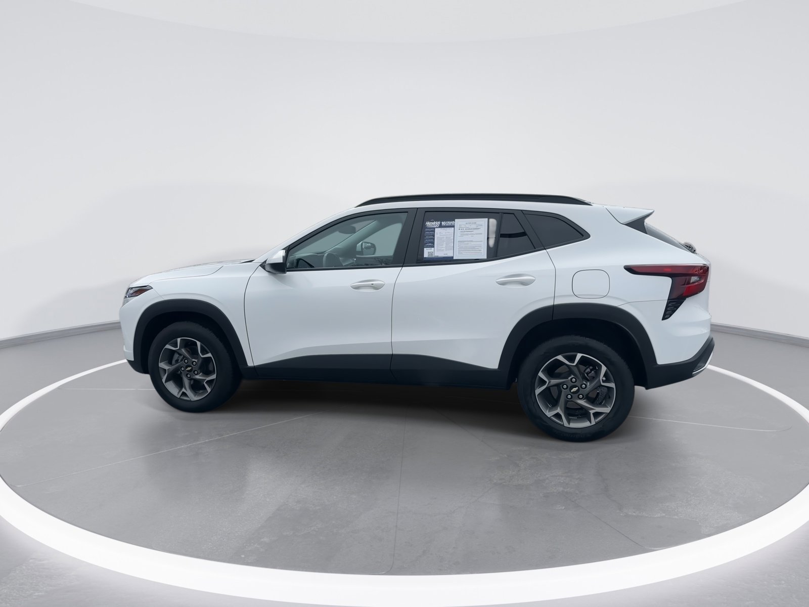 Used 2025 Chevrolet Trax LT w/ Driver Confidence Package image 6