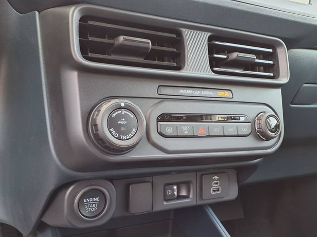 New 2025 Ford Maverick Lariat w/ Black Appearance Package AWD/4WD image 13