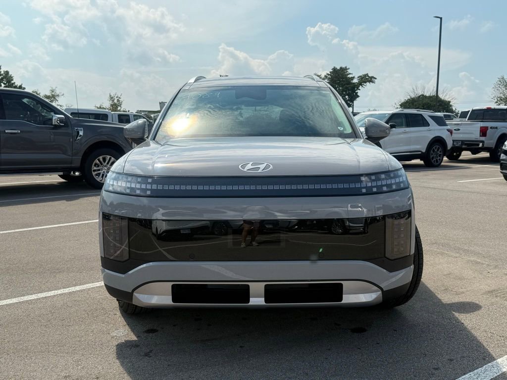 New 2026 Hyundai Ioniq 9 SE image 3