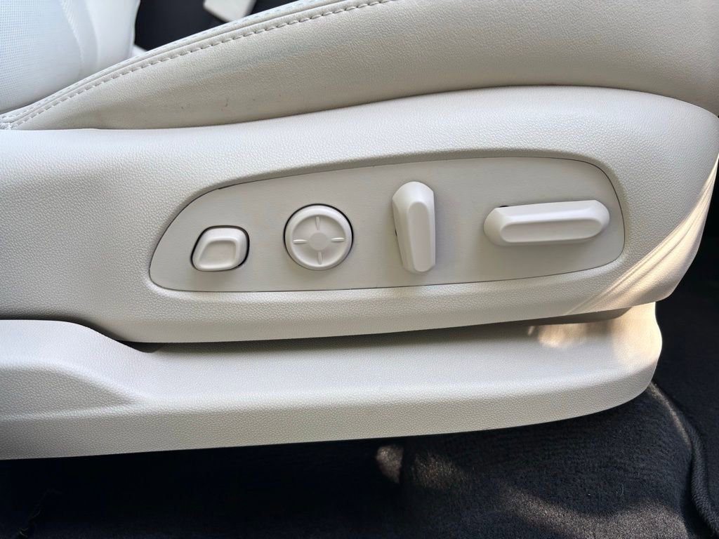 Used 2023 Buick Enclave Premium w/ Experience Buick Package image 27