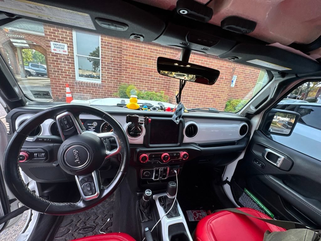 Used 2020 Jeep Wrangler Unlimited Sahara w/ Uconnect 4C Nav & Sound Group AWD/4WD image 15