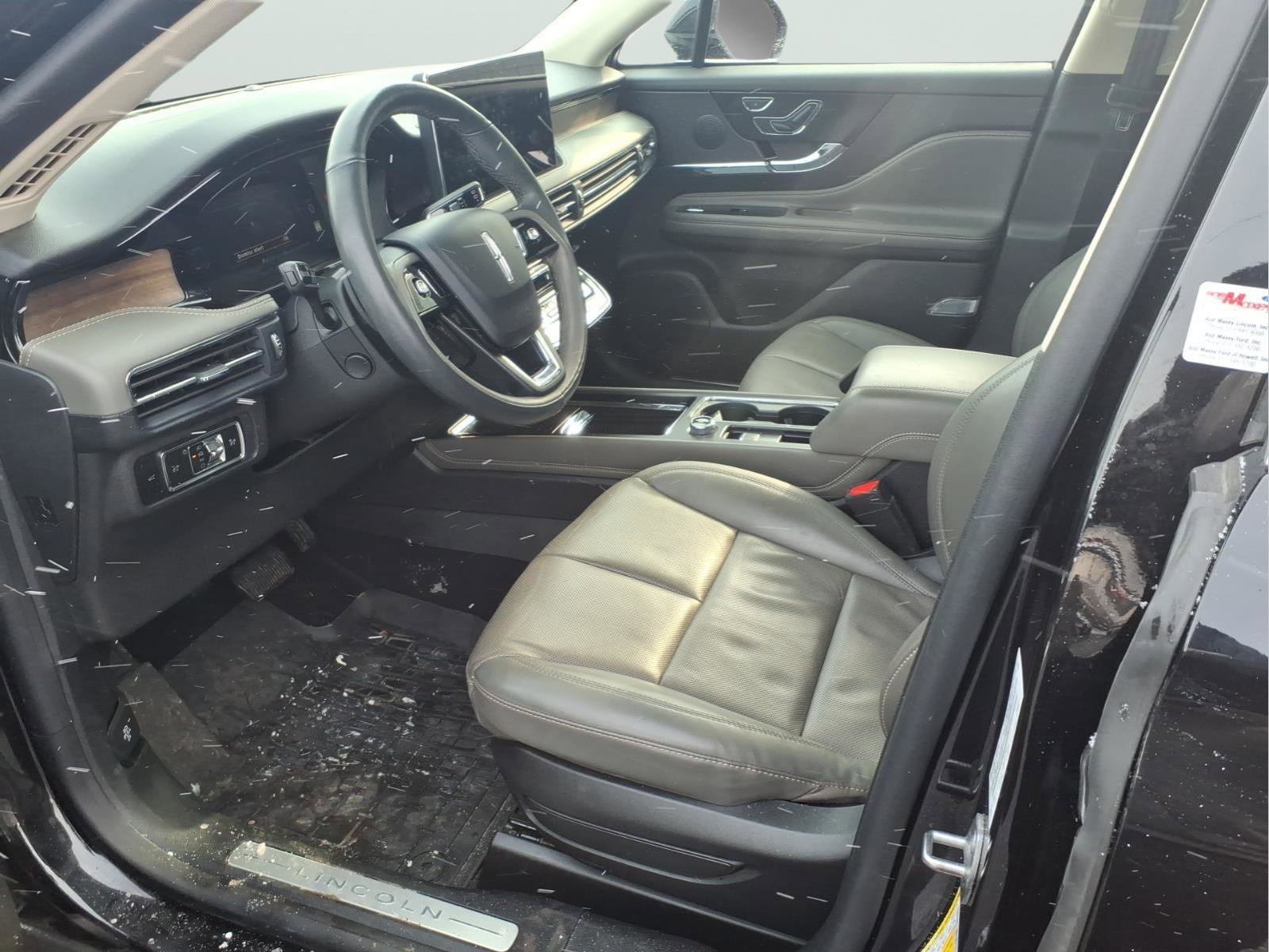 Used 2023 Lincoln Corsair Reserve w/ Equipment Group 201A image 12