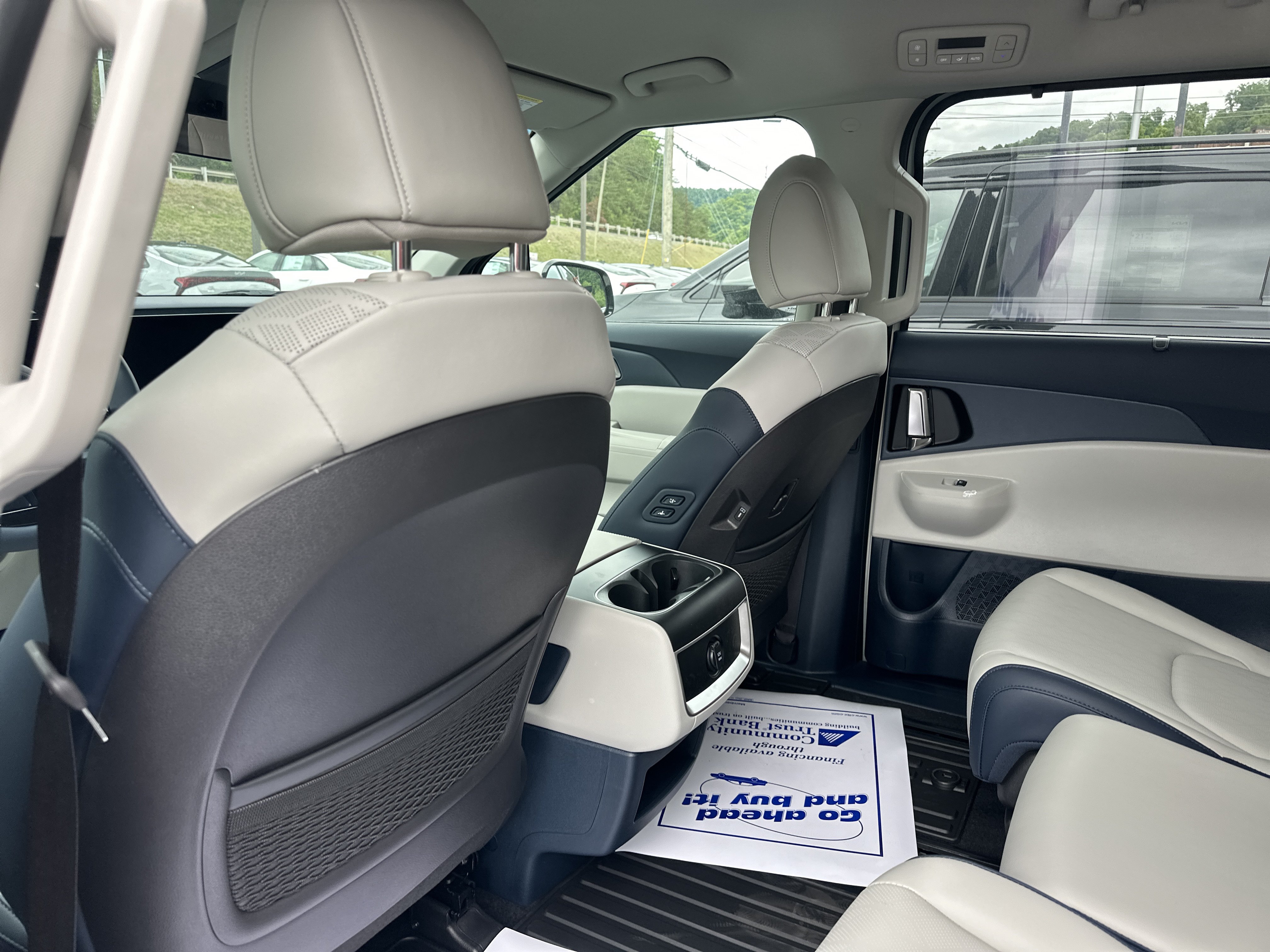 New 2026 Kia Carnival EX FWD image 50