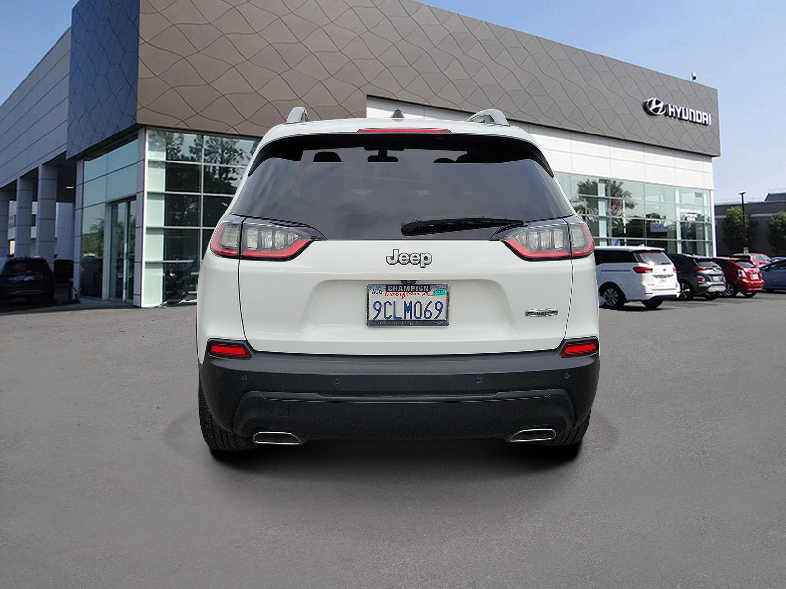 Used 2021 Jeep Cherokee Latitude Lux w/ Comfort/Convenience Group FWD image 4