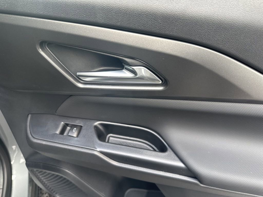 New 2026 Chevrolet Equinox EV LT image 29