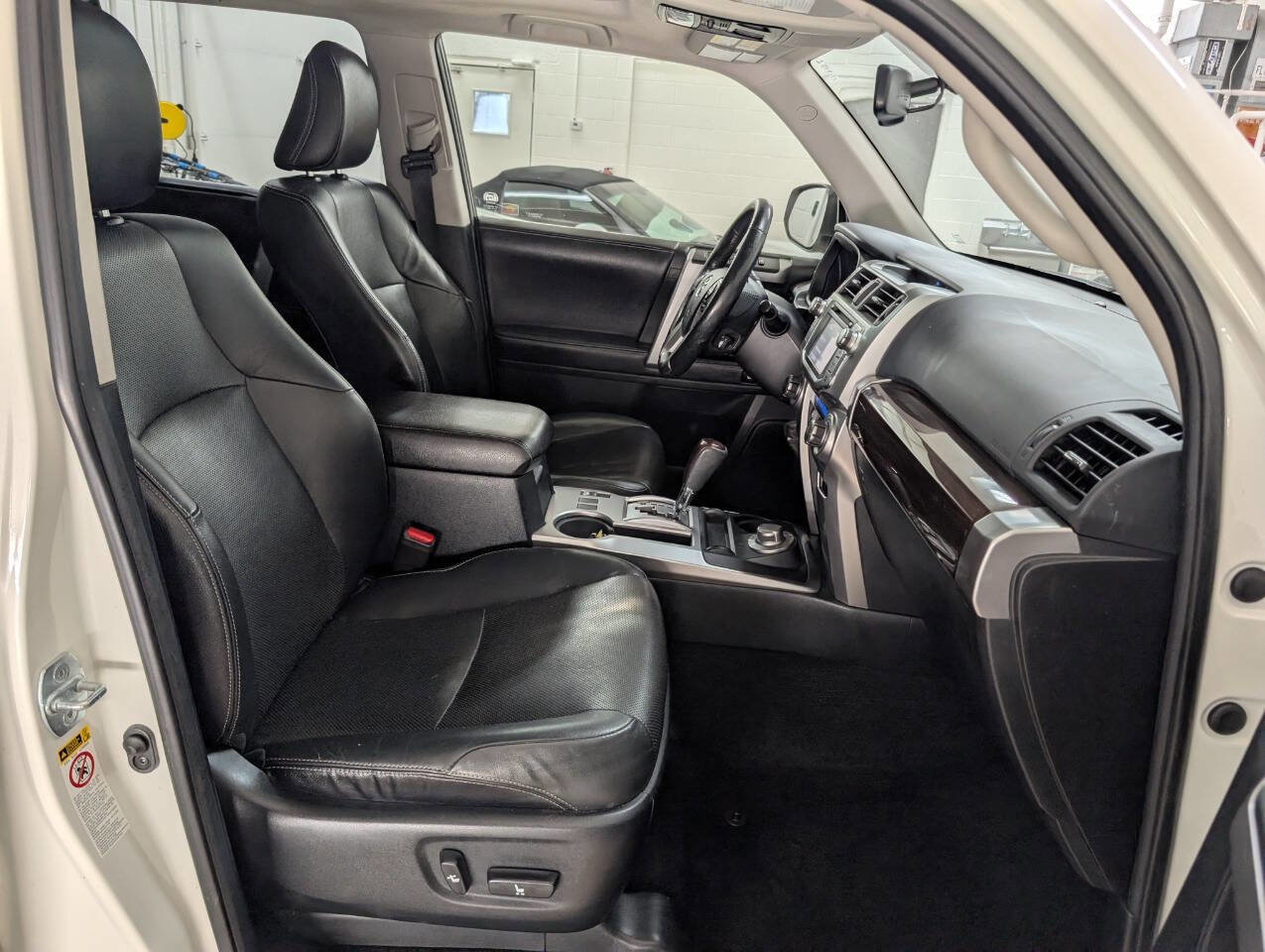 Used 2017 Toyota 4Runner Limited AWD/4WD image 21