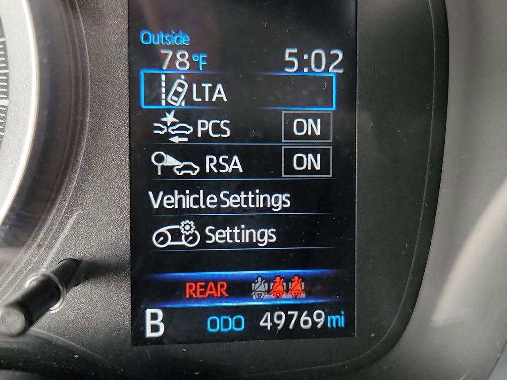 Used 2022 Toyota Corolla LE image 28