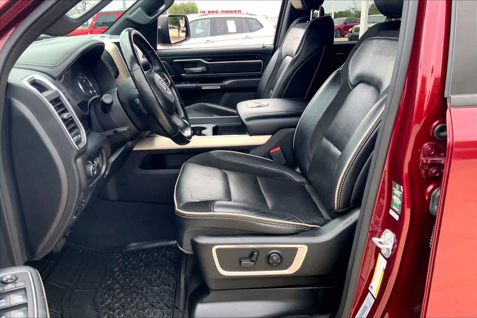 Used 2019 RAM 1500 Laramie AWD/4WD image 8