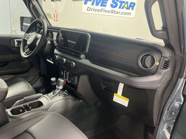 New 2025 Jeep Gladiator Sport image 20