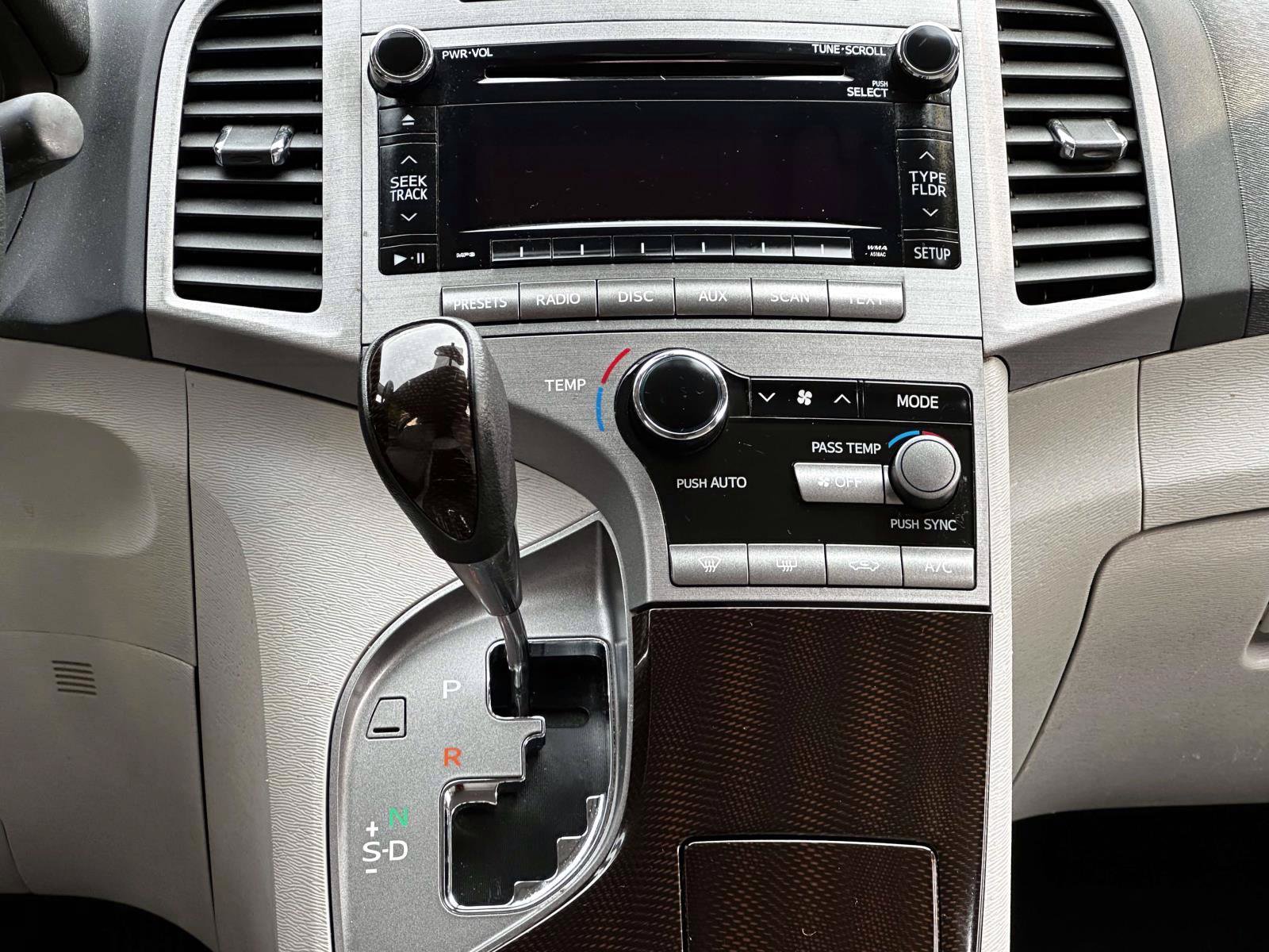 Used 2010 Toyota Venza FWD image 18