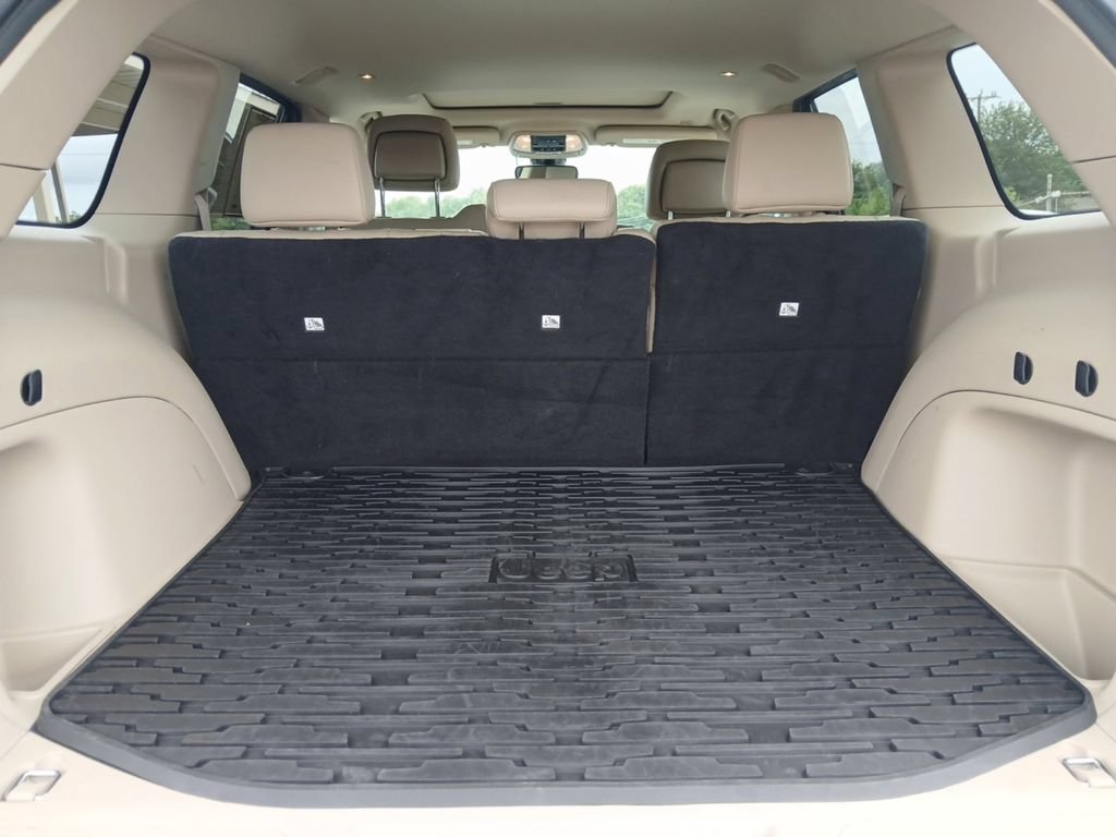 Used 2021 Jeep Grand Cherokee Limited RWD image 16
