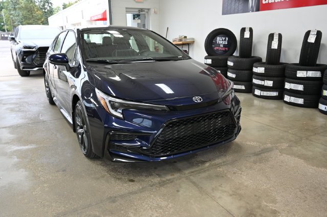 New 2026 Toyota Corolla SE w/ SE Premium Package FWD image 3