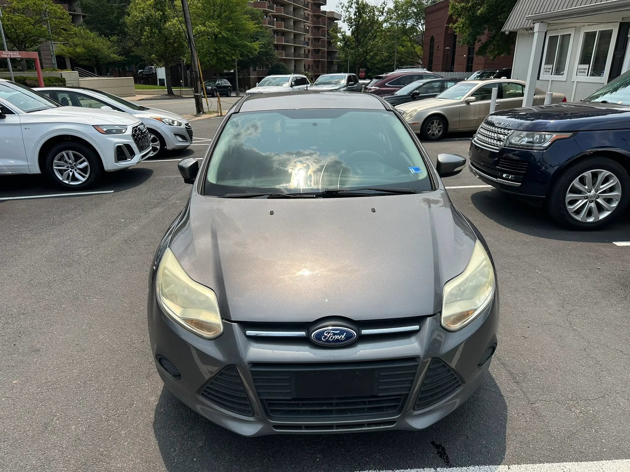 Used 2014 Ford Focus SE FWD image 2